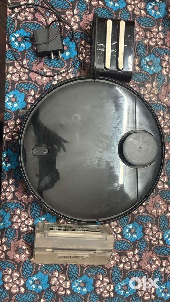 MI Robot vaccum- Mop P and Xiomi hand held Garment steamer