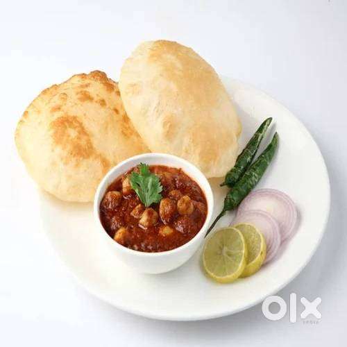 Chhole Bhature Banane wala