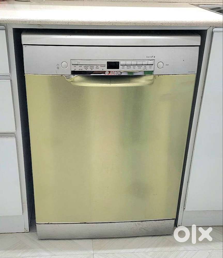 Dish washer