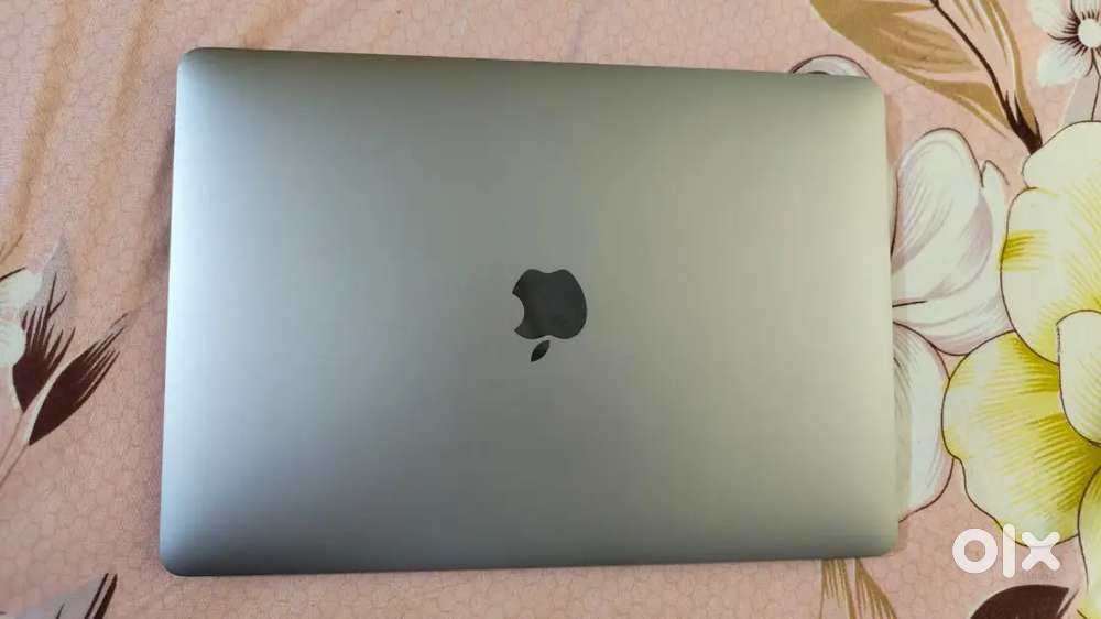 Apple Mac book air m1 just like new