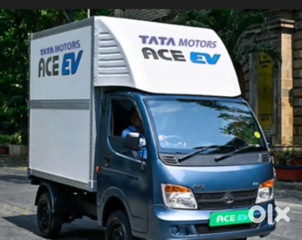 Delhivery executive & Delhivery associate