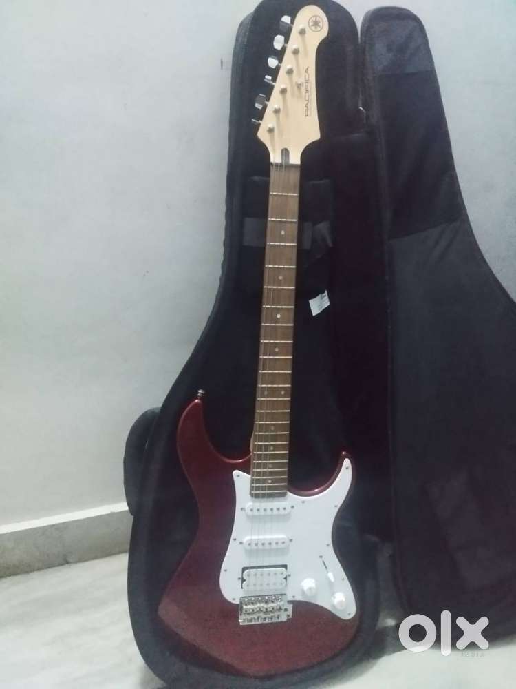 Yamaha PACIFICA 012 Electric Guitar – Like-New, Bought May 2025