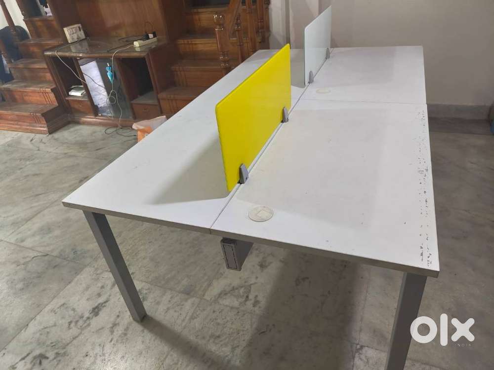 Featherlite Office Table