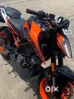 Duke 200 good condition 10 month bike