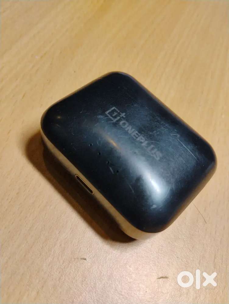 Airdopes 155 perfectly good only case scratches