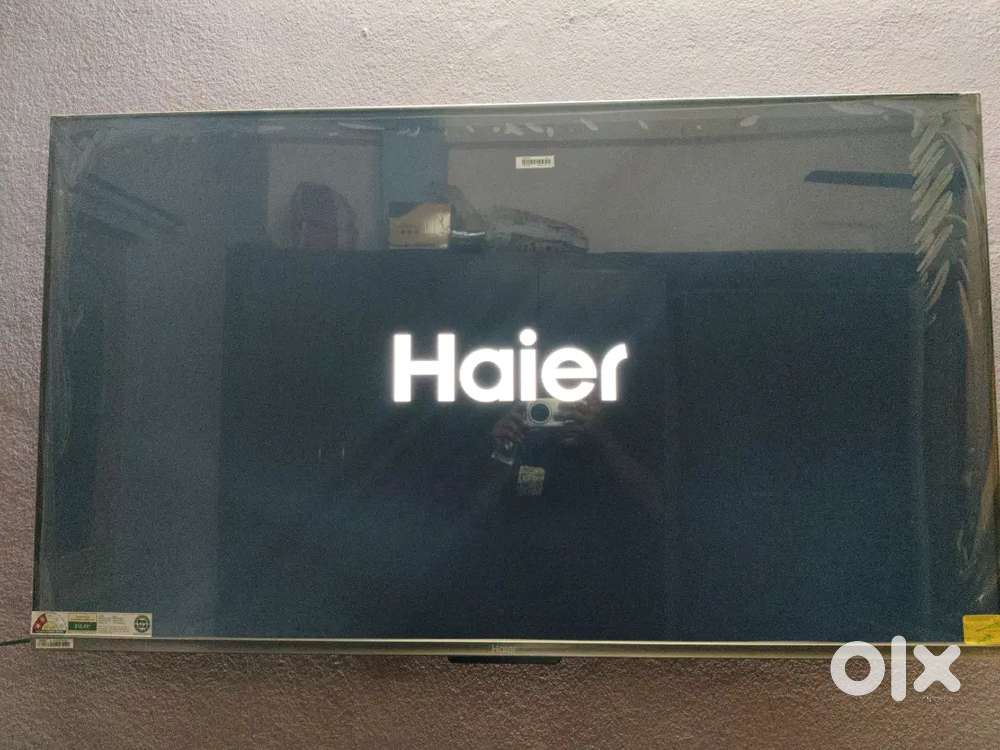 Haire HQLED TV . Dolby vision , dolby atmos , voice command , etc...