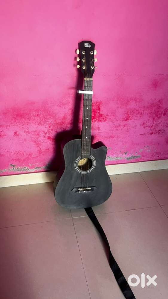 Intern guitar