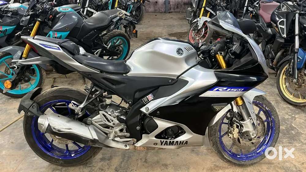 YAMAHA R15 (EXCHANGE OPTION AVAILABLE) PAY 10K REMAINING EMI