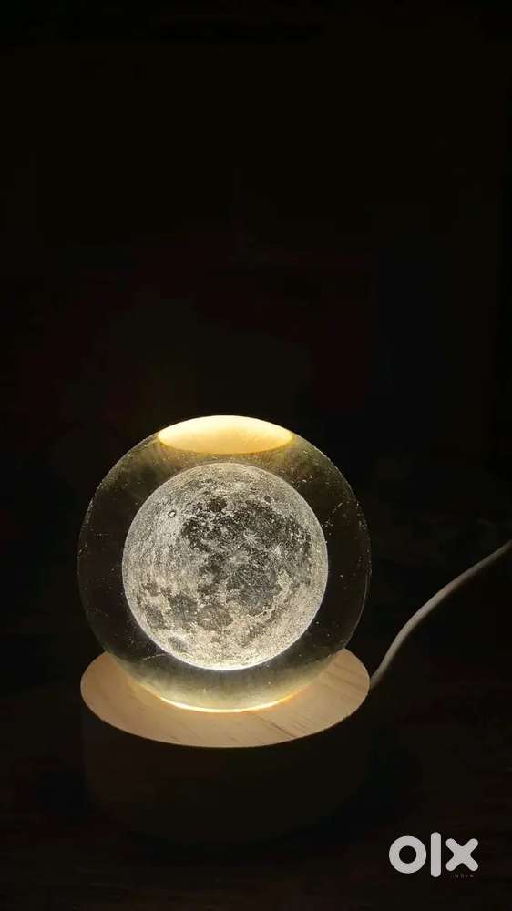 CRYSRAL MOON LAMP