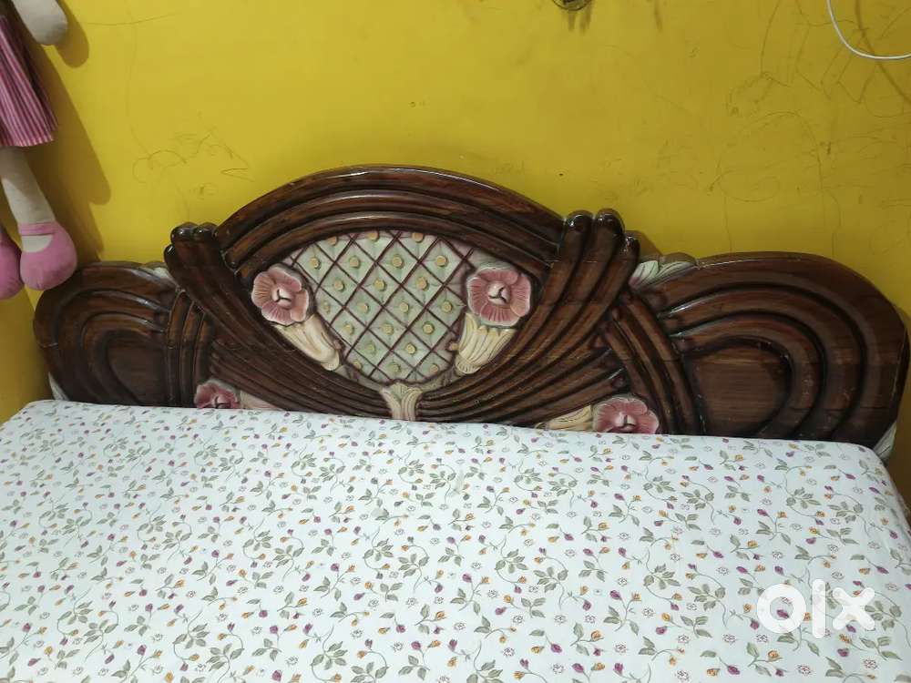 6'x7' Double Bed for sale.