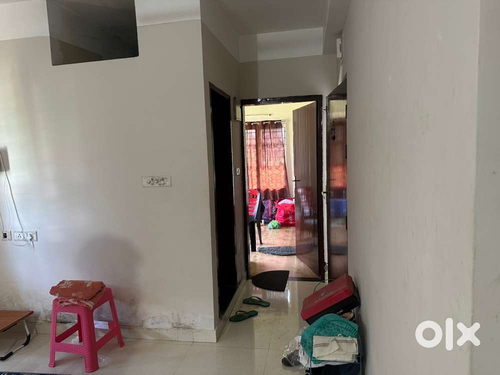 1st floor ITI ROAD 2BHK 962 sqft WITH Car Parking  for sell amt 38 lac