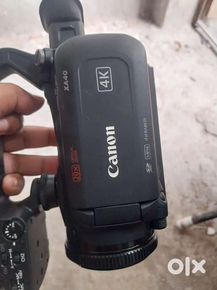 Canon xa40 4k video camera