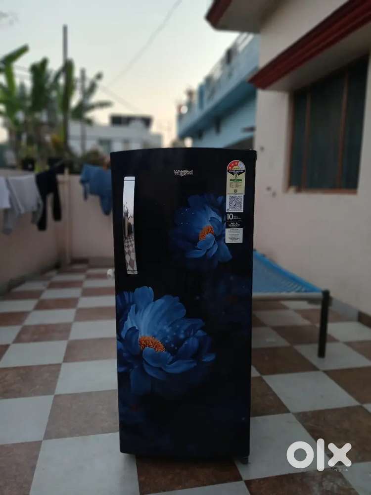 Whirlpool fridge in good condition 3 month old