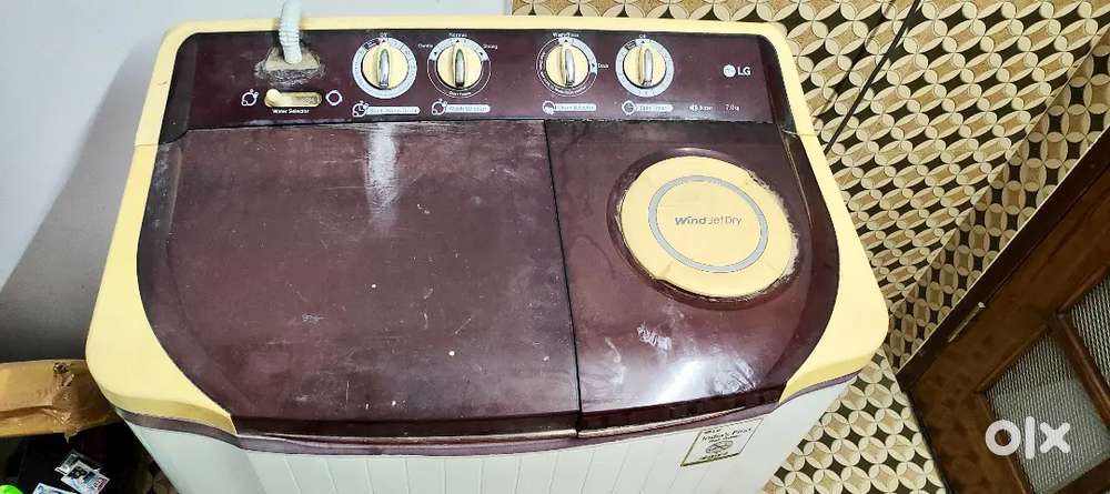 LG Semi Automatic Washing Machine -Fully working