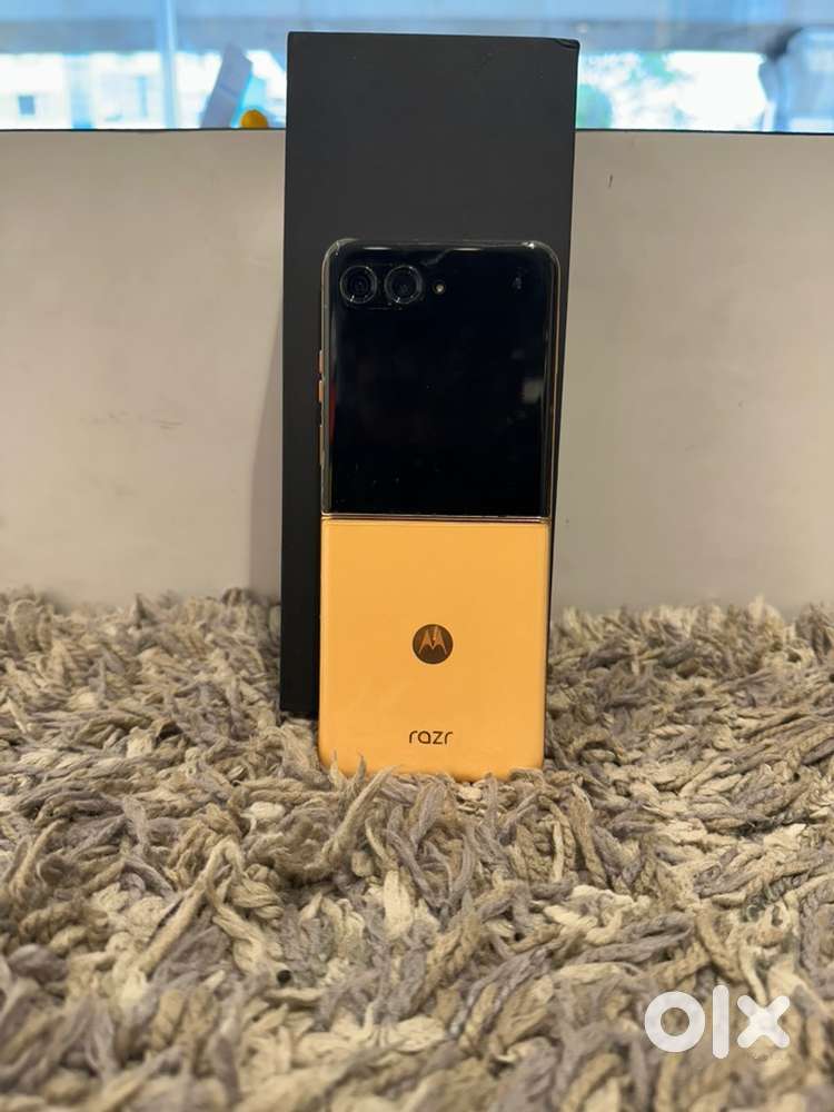 MOTO RAZR 50 ULTRA 12/512 10M WARRANTY
