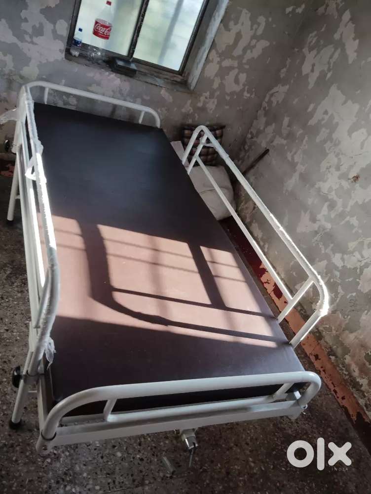 Semi follower bed with mattress and 2 reling support