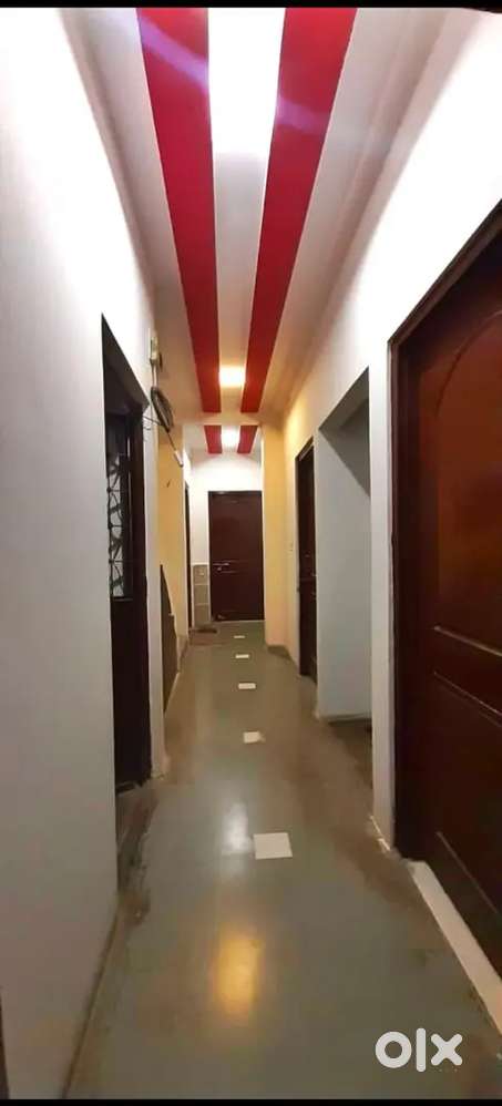 Only For Girls Hostel Available Near Naulakha Square – Prime Location