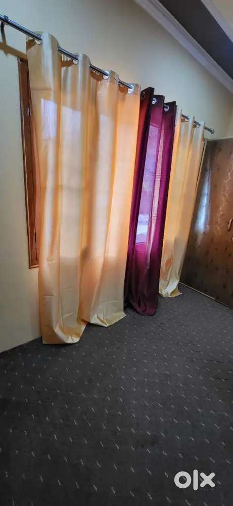 Flat Available on  Main Road opposite PickNChoose Barzulla Baghat