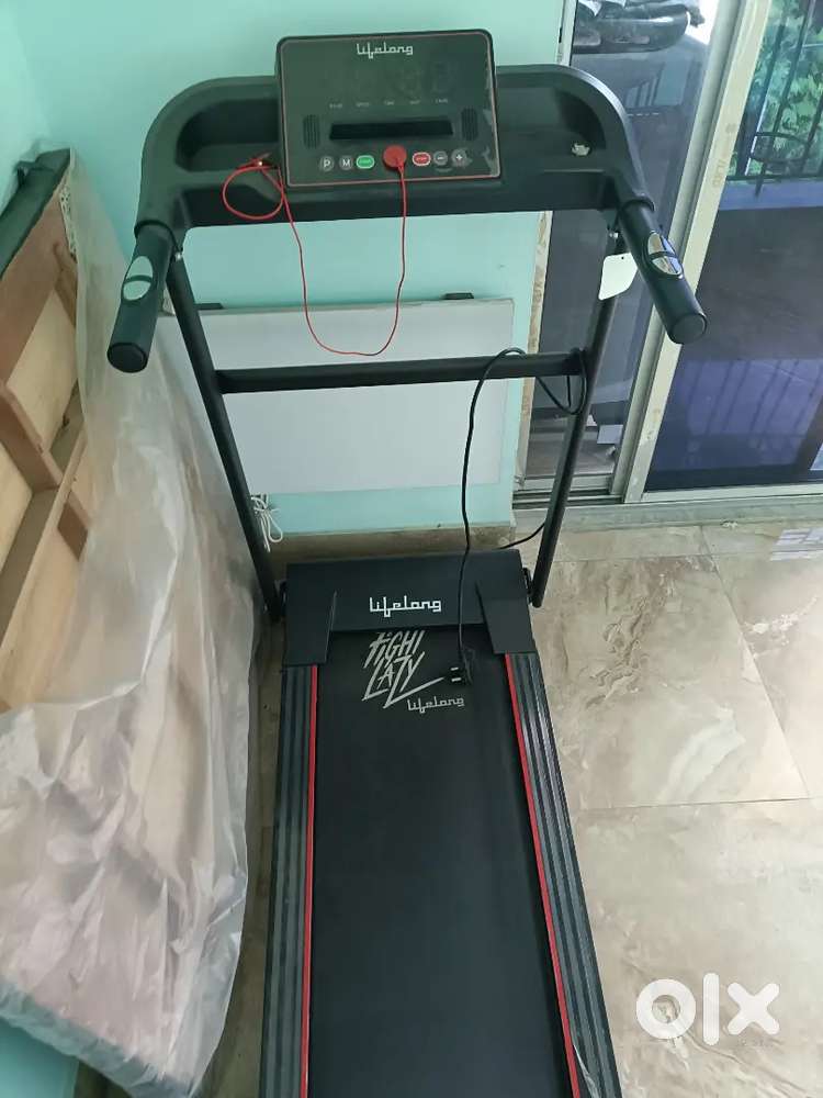 1 month used motorized trademill with mint condition