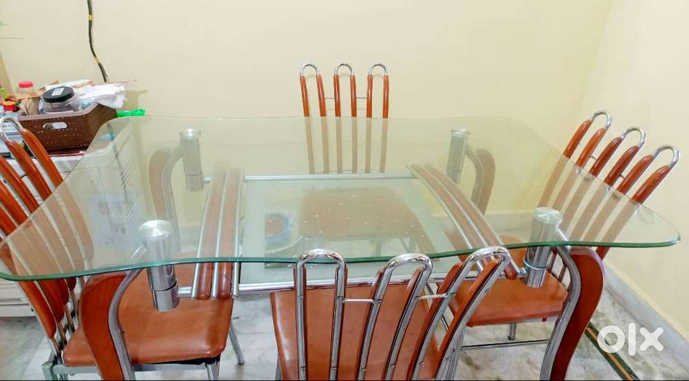 Stylish Dining Table Glass Top with 4 Chairs – Super Condition