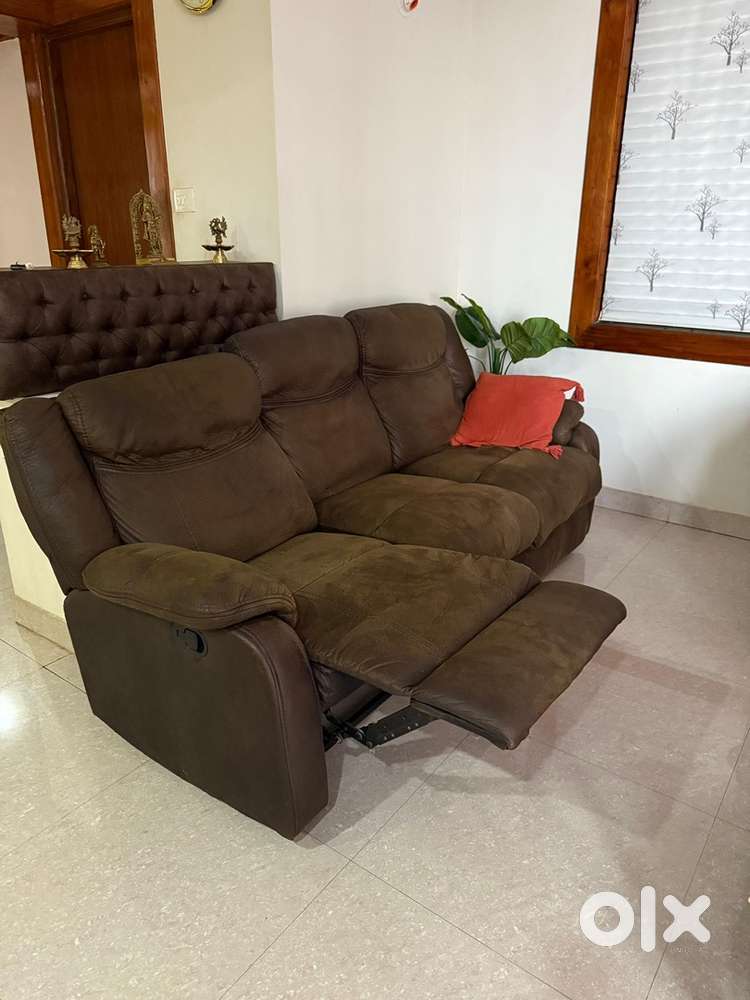 Leatherate royal oak recliners sofa set , great condition