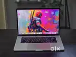 MacGallery Macbook Pro Touchbar A1990 i7/32gb/512gb/5.5gb Gfx in cond.