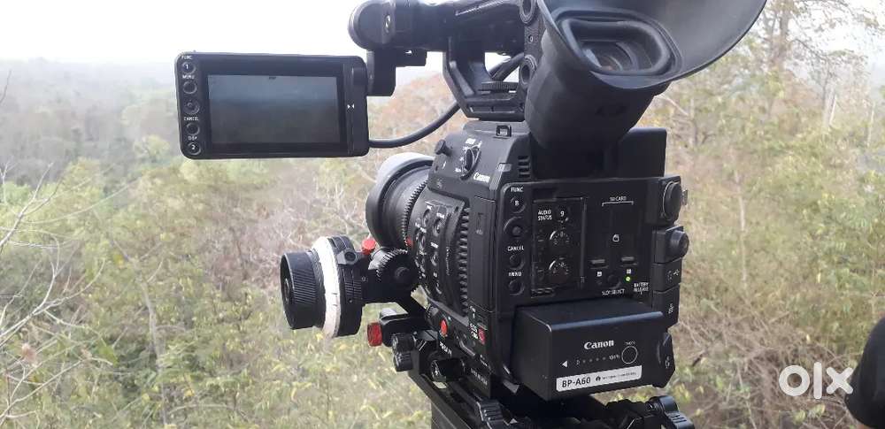 Canon c200  camera  clog body 4k raw 12bit 120fps autofocus  manual.