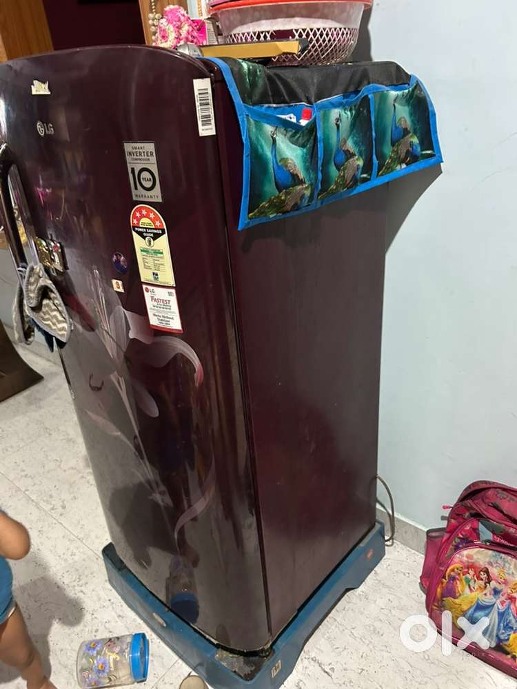 Refrigerator 215 LG