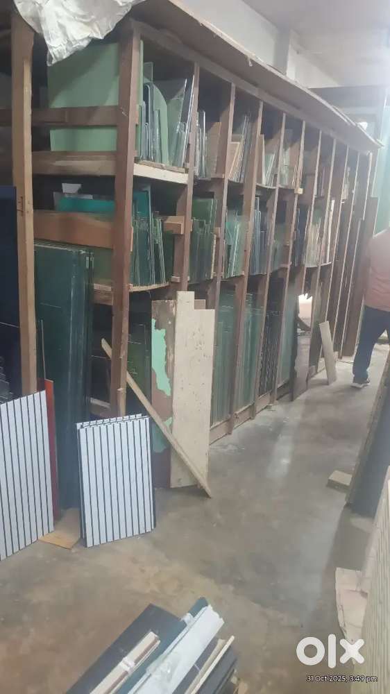 Requirement for glass cutting karigar and carpenter