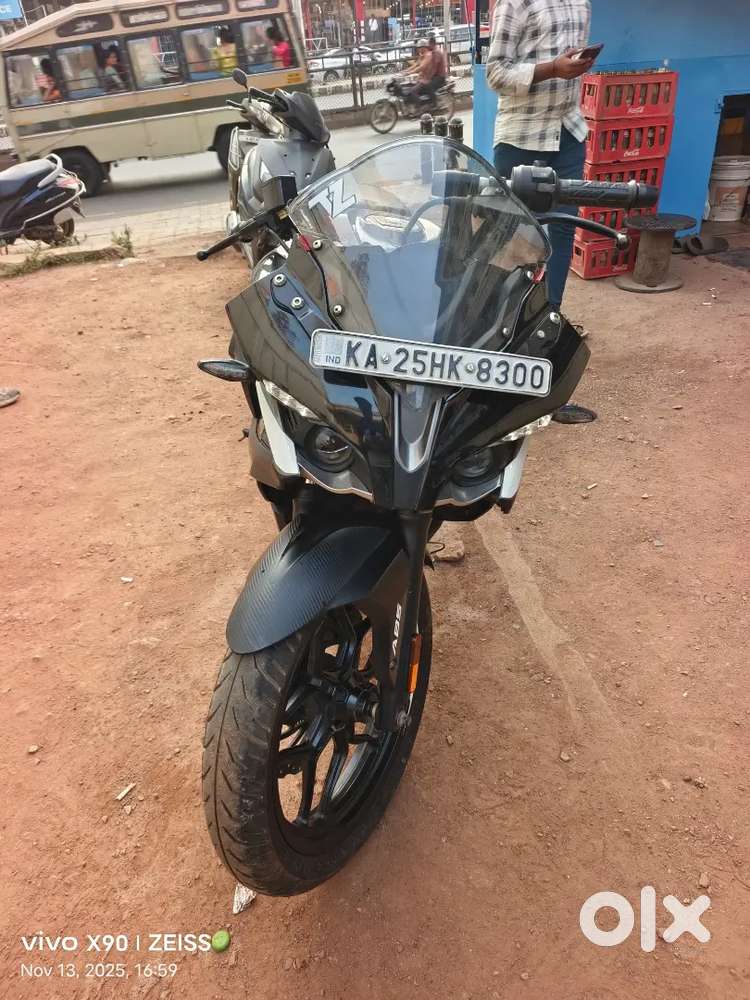 Bajaj Pulsar RS 200