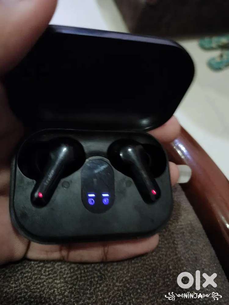 Ear buds Truke with game mode and music mode
