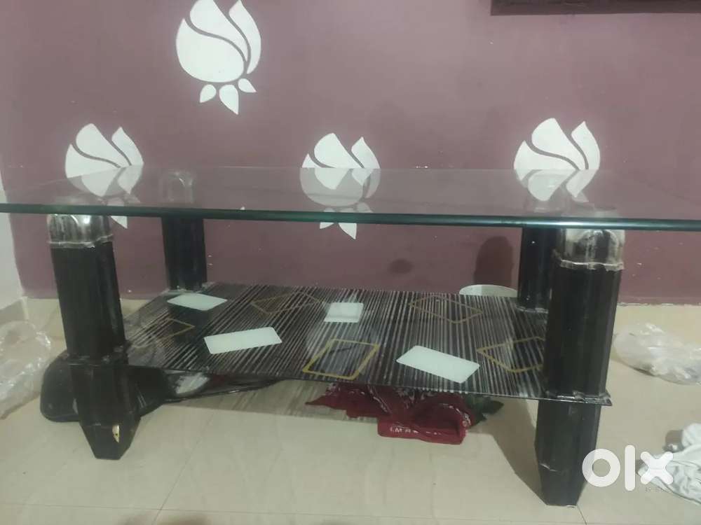 Kanch ke table