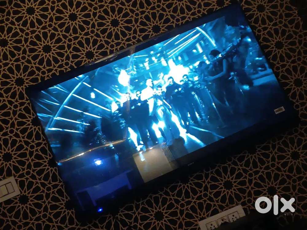 43inch led tv smart brand new with warranty