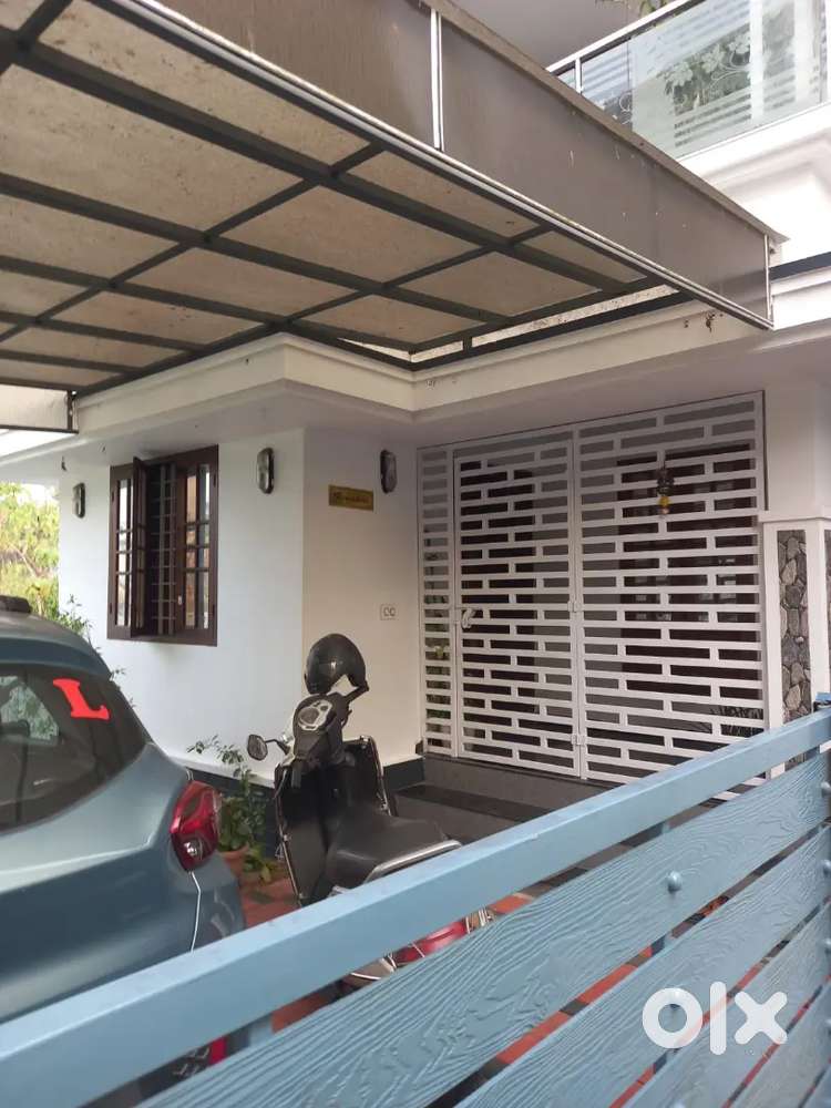 KUZHIVELIPADY 3.100 CENT 1300 SQFT 3 BED HOUSE FOR SALE.