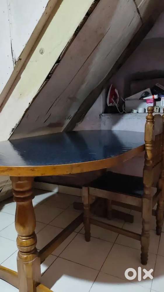 Dining table and Chairs