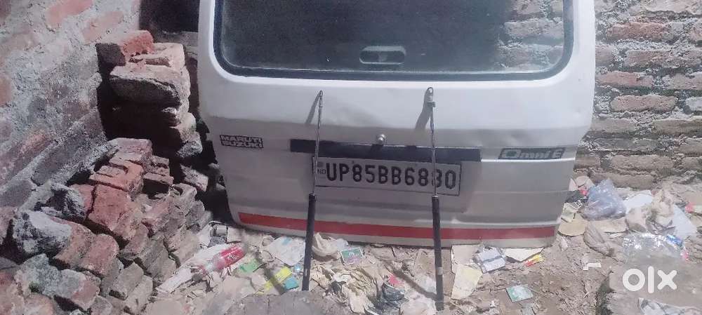 Van ka back gate1000 rupees mil jayega