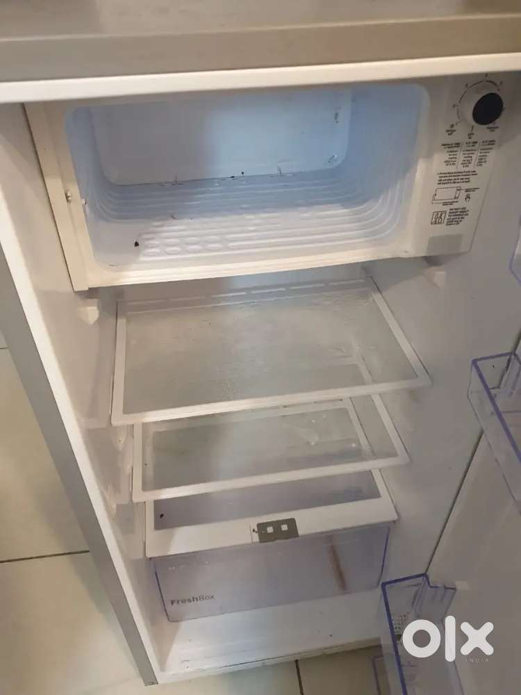 Single door refrigerator