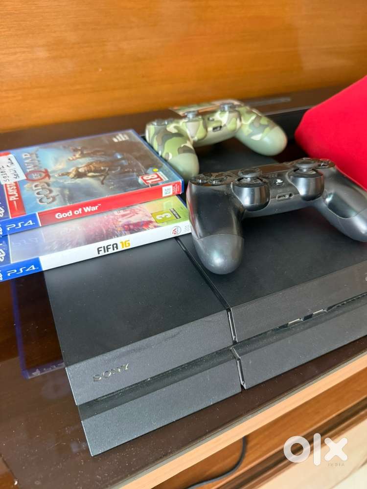 Play station 4 500gb disc edition mint condition