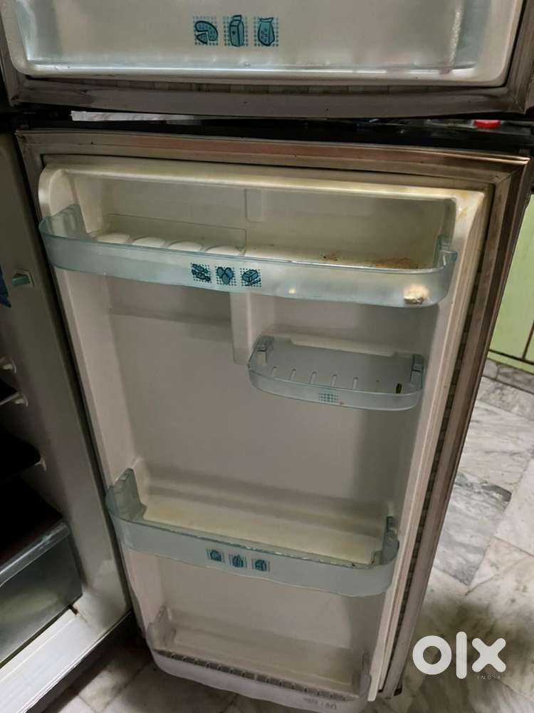 WHIRPOOL 250 LTRS - 3 STAR FRIDGE