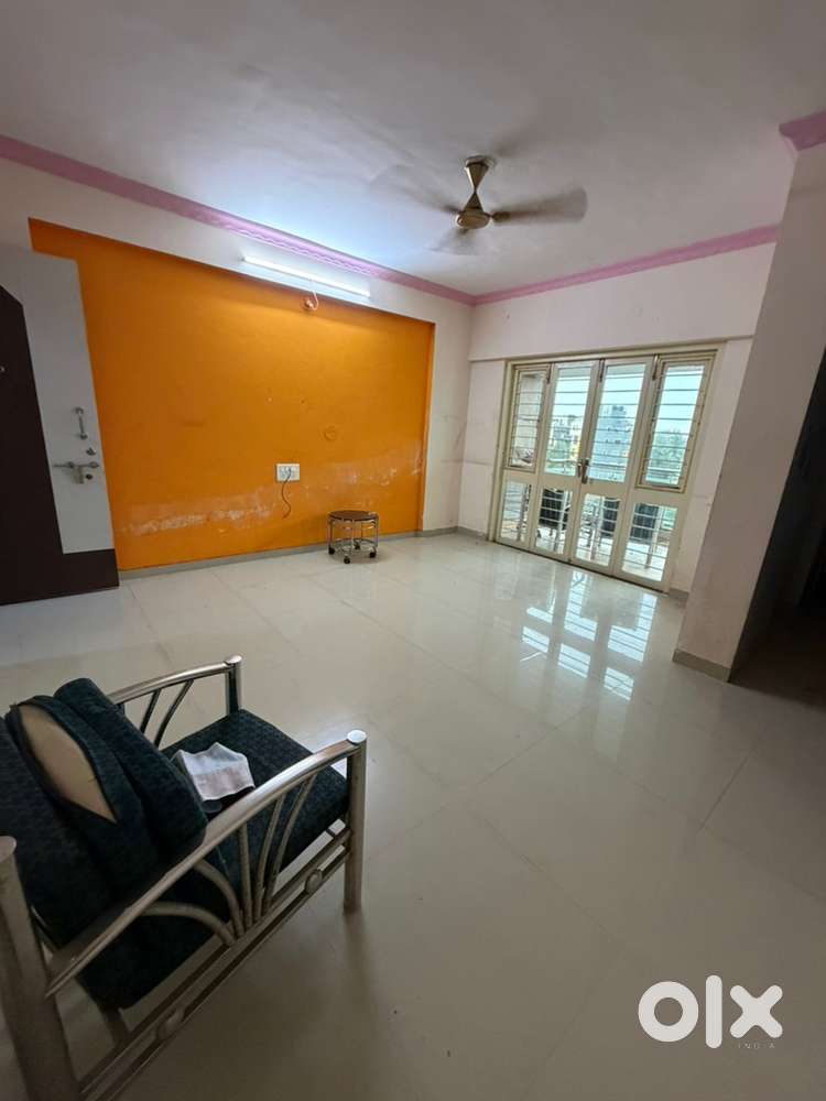 2 BHK Flat For Rent At Pratibha Nagar.Lift,Open Parking,Water Supply