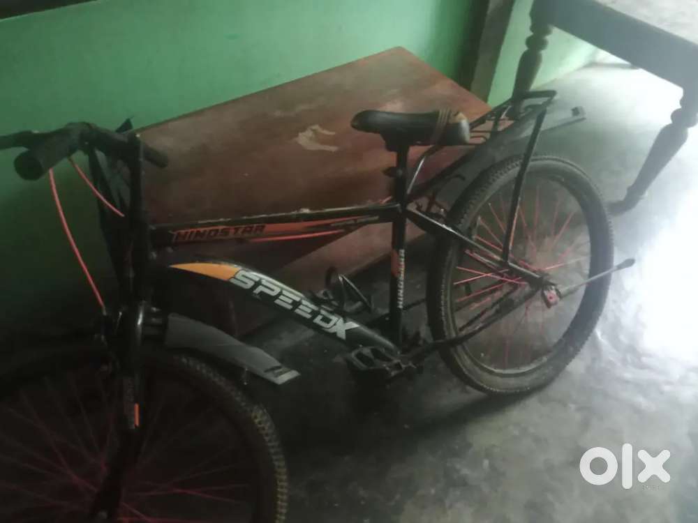 Bus 1 year old cycle hai aap jis kisi ko bhi chahie humse contact kari