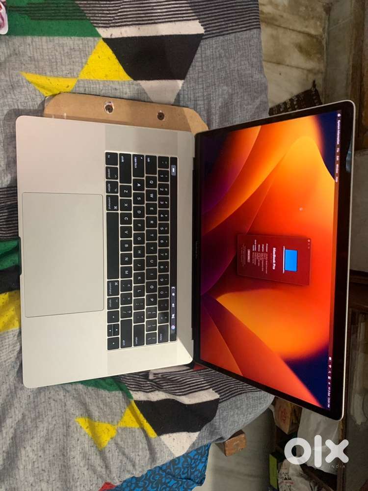 MacBook pro i7 2017 model with 4GB graphics card