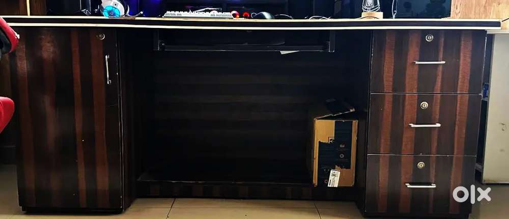 Large Office / Computer table