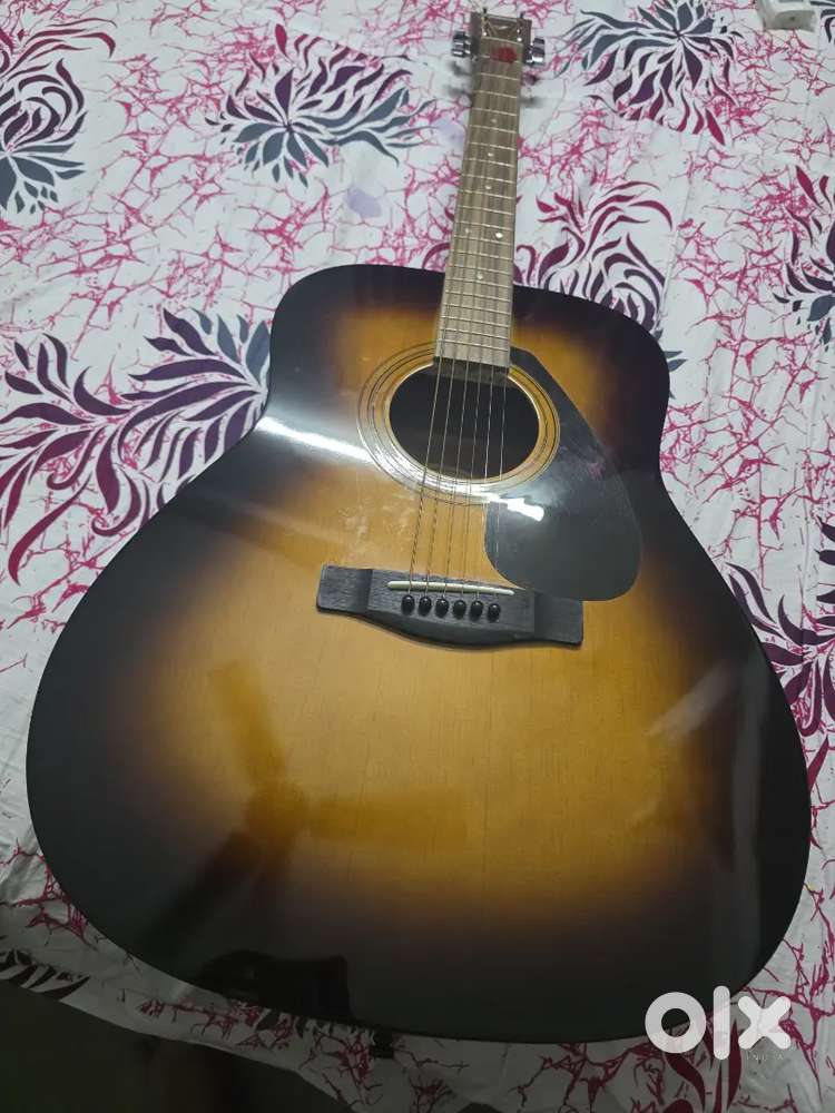 YAMAHA GUITAR