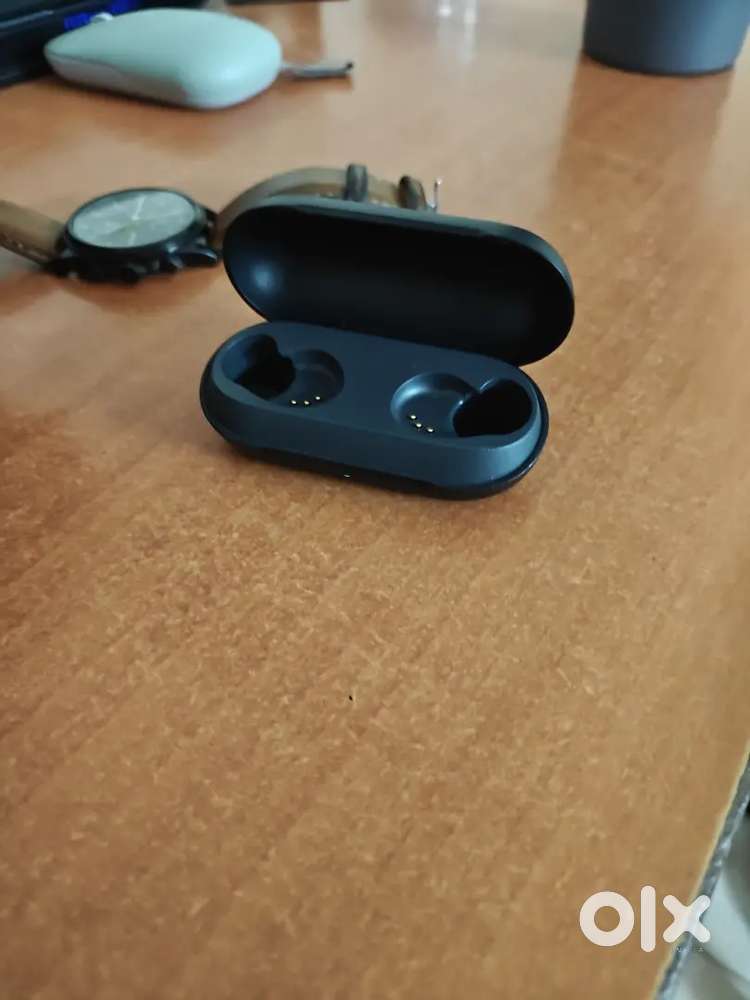 Sony wFc70N charging case.