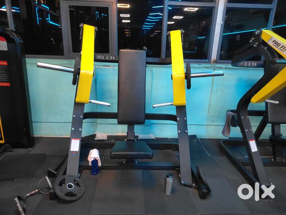 Chest press machine
