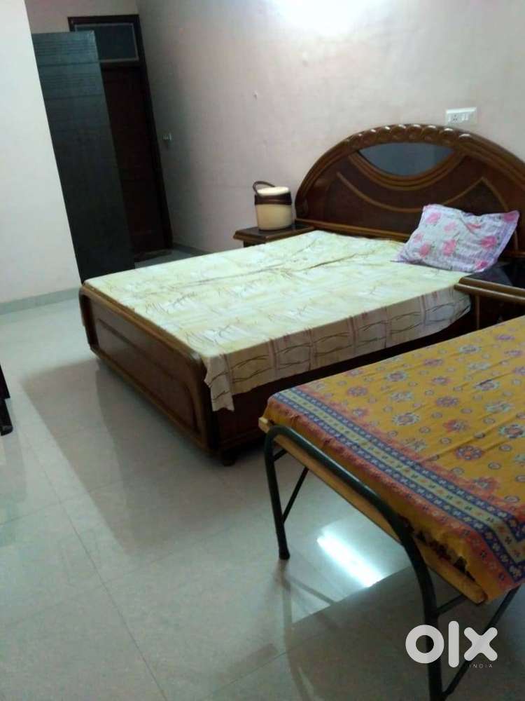 Fully furnished AC rooms for boys only