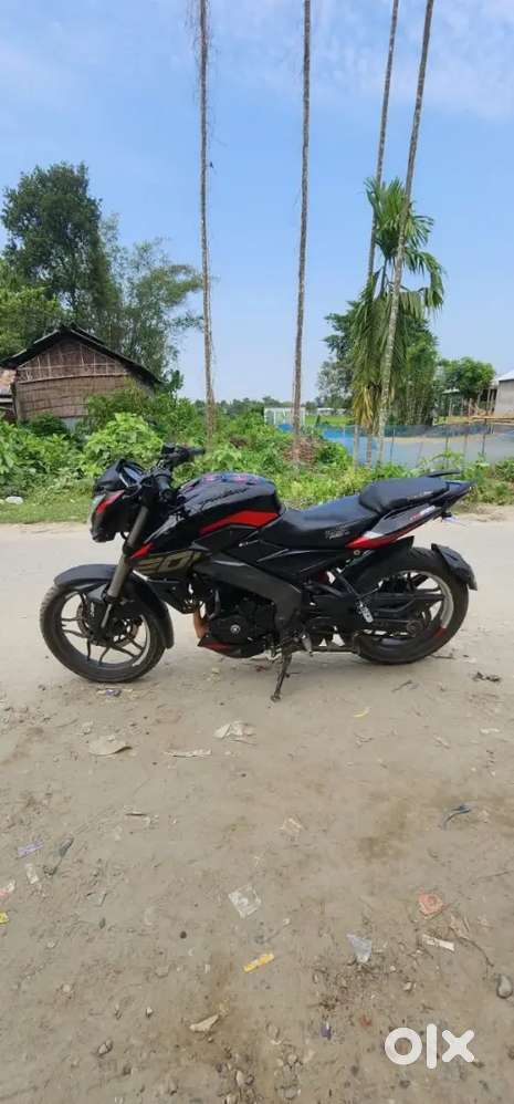 Ns200 bs6 E20 model. Regstion date 20/06/2023. Totally brand new bike