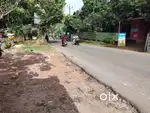37cent Mavaram peedikamukke BusRoad side