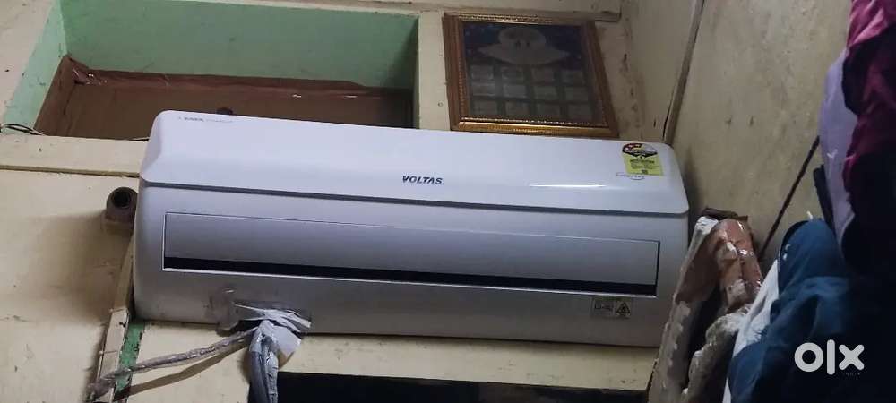 VOLTAS AC 1.5 TON Urgent Sell